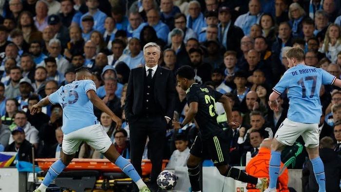  HLV Ancelotti bất lực trước Man City. Ảnh: Reuters. 