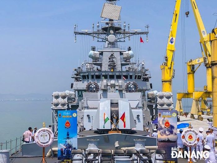 Hai tàu khu trục thuộc Hải quân Ấn Độ được trang bị hệ thống hiện đại.