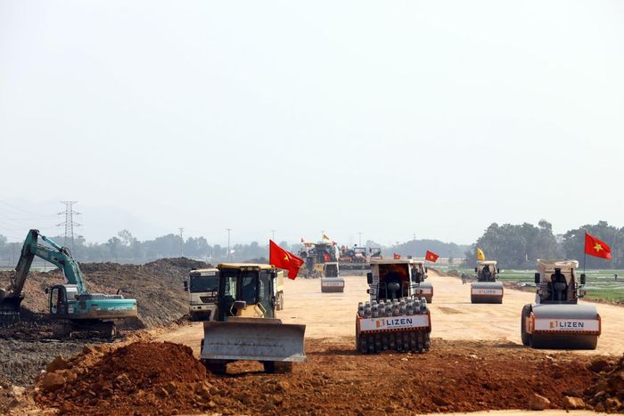 Toàn tuyến được thiết kế giai đoạn 1 gồm có 4 làn xe, chiều rộng mặt đường 17m, tốc độ tối đa 80km/h đi qua địa bàn tỉnh Bình Thuận.
