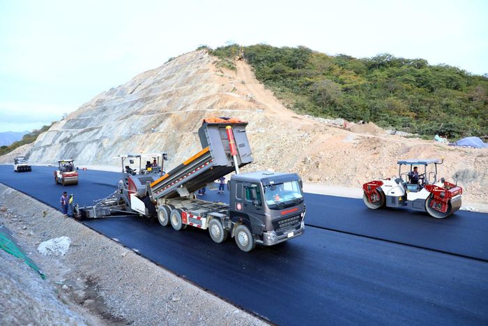 Theo thiết kế, vận tốc khai thác toàn tuyến là 80km/giờ, nếu chạy xe hết từ đầu tuyến đến cuối tuyến chỉ mất khoảng 1 giờ 15 phút.