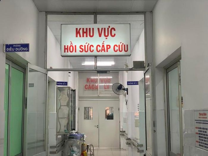 Việc điều trị các bệnh nhân ngộ độc botulium hiện chỉ cho thở máy và nuôi dưỡng, điều trị theo triệu chứng
