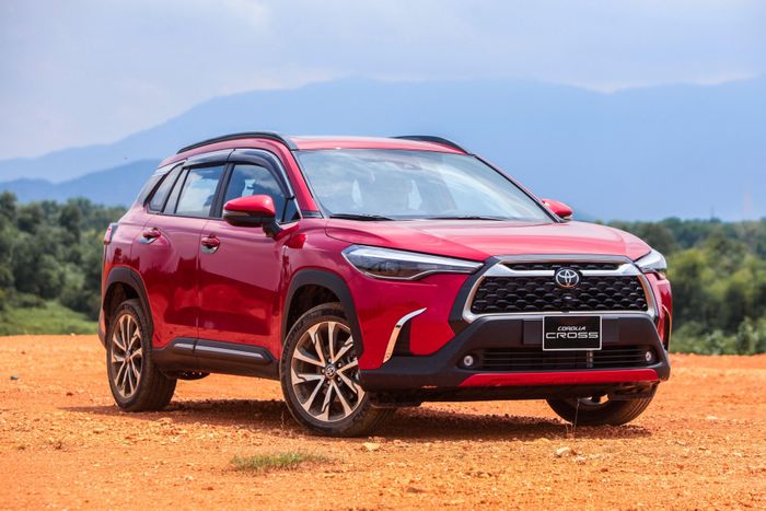  Toyota Corolla Cross có mức ưu đãi cao nhất 80 triệu đồng dành cho số xe sản xuất trong năm 2022. Ảnh: Bối Hạ. 