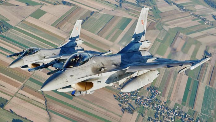 Chiến đấu cơ F-16 tham gia cuộc tập trận NATO Air Shielding gần căn cứ không quân ở Lask, miền Trung Ba Lan, ngày 12/10/2022. Ảnh: France24