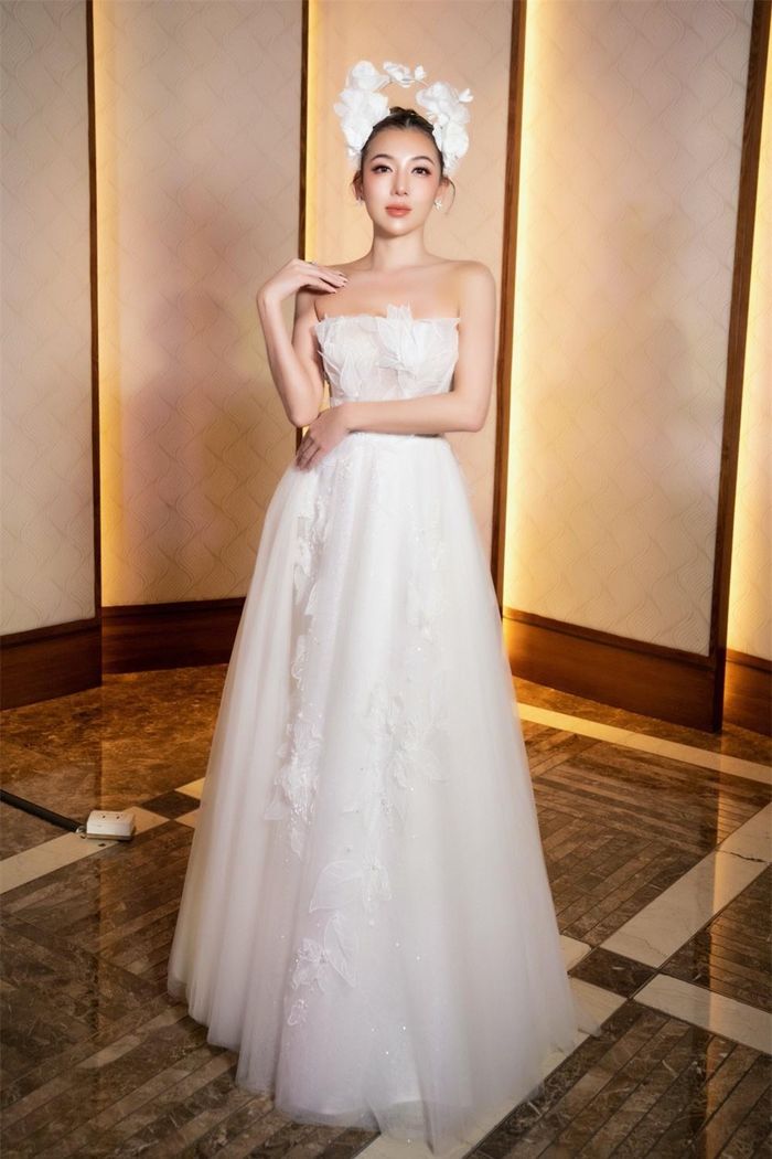 Sherri Phan vừa đăng quang ngôi vị hoa hậu của cuộc thi Miss &amp; Ms Asia Global 2023 - Hoa hậu &amp; Người đẹp Châu Á Toàn cầu 2023. Đây cũng là sự kiện đánh dấu người đẹp từ Úc trở về nước và hoạt động nghệ thuật chuyên nghiệp.