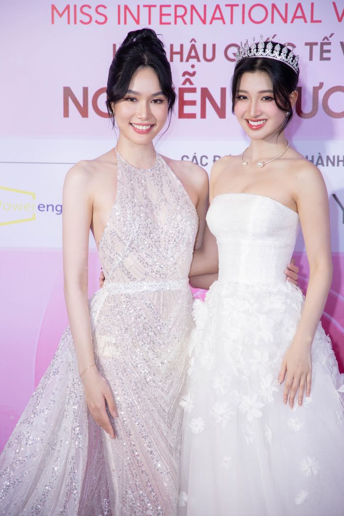  Tại họp báo, Phương Nhi xúc động khi nhìn lại hành trình đã qua và hứa sẽ cố gắng hết mình để chinh phục danh hiệu cao quý ở cuộc thi tới. Miss International dự kiến tổ chức vào tháng 10 tại Nhật Bản. Như vậy, Á hậu gen Z còn chưa đầy 5 tháng để trau dồi kiến thức, chuẩn bị các kỹ năng. 