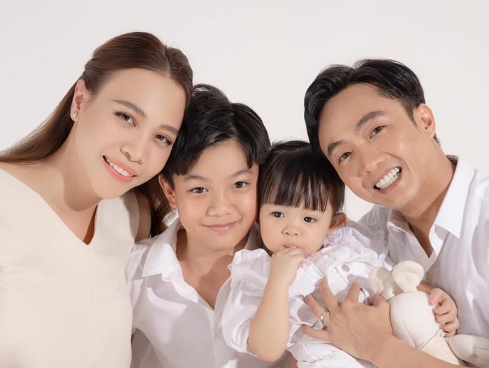 Cuộc sống hôn nhân viên mãn của Đàm Thu Trang - Cường Đô La khiến nhiều người ngưỡng mộ, không phô trương nhưng luôn ngọt ngào, hạnh phúc.