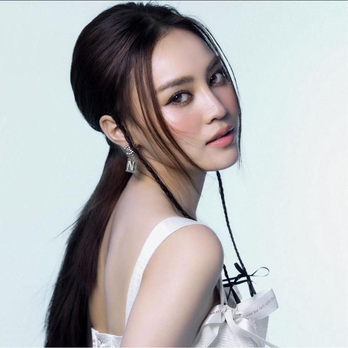 Ngay lập tức, phía công ty quản lý nữ diễn viên phải lên tiếng đính chính 