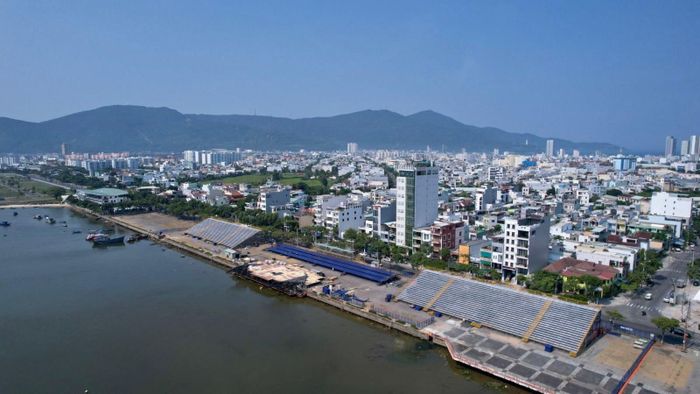 Công tác xây dựng sân khấu phần kết cấu đã đạt 95%.