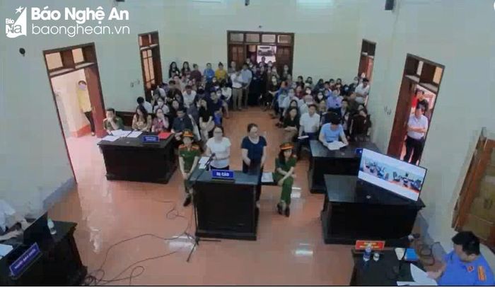 Phiên tòa xét xử sơ thẩm vụ án xảy ra tại Trung tâm GDNN-GDTX huyện Hưng Nguyên. Ảnh tư liệu
