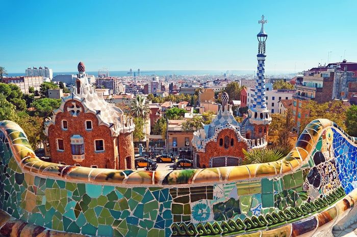 Barcelona sẽ tăng thuế du lịch vào năm 2023 và 2024. Ảnh: The Savvy Backpacker. 