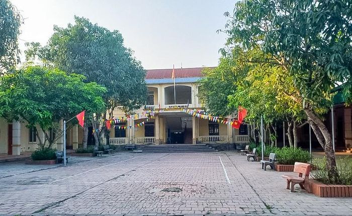 Trung tâm GDTX - GDNN huyện Hưng Nguyên, nơi bị cáo Lê Thị Dung từng làm Giám đốc. Ảnh tư liệu