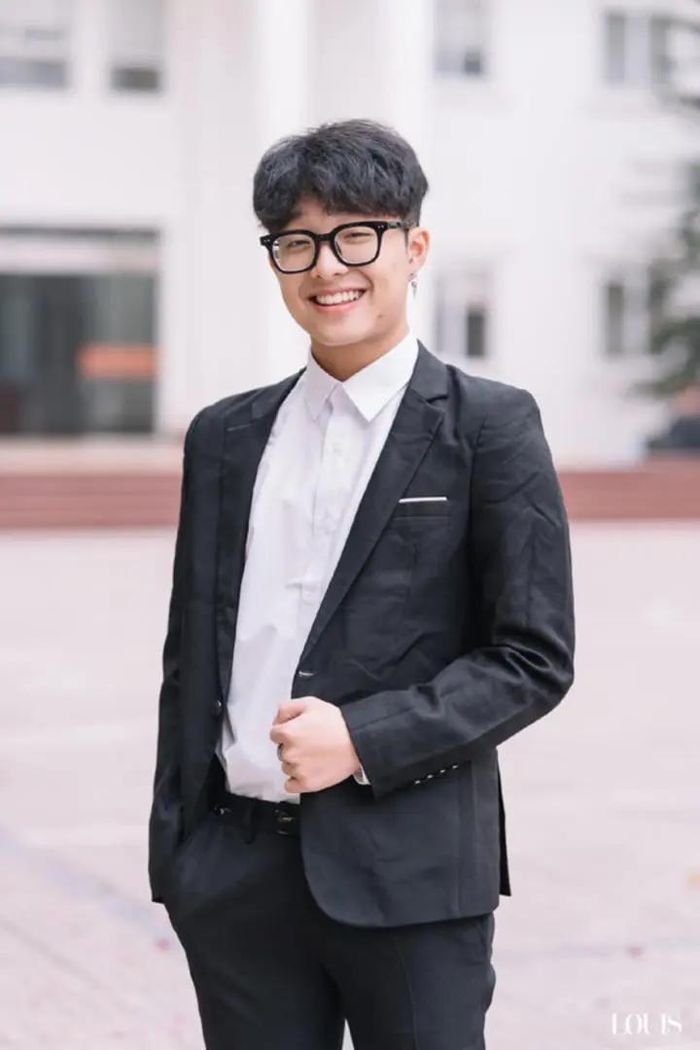 Ngoại hình điển trai của con nghệ sĩ Công Lý.