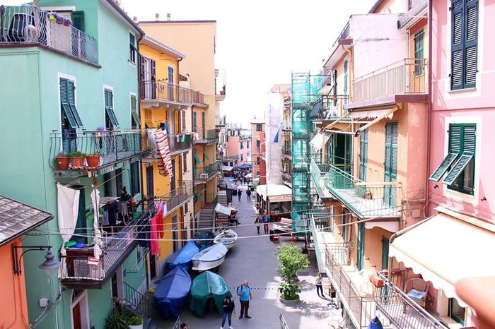 Giữa những con phố ở Manarola.
