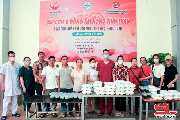 Chương trình "Bếp cơm 0 đồng" tại Bệnh viện đa khoa tỉnh.