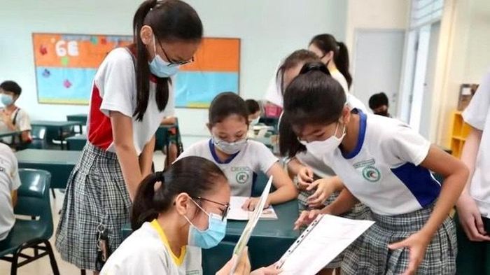 Việc trọng bằng cấp, xếp hạng là nỗi ám ảnh của học sinh Singapore. Ảnh: Diệu Anh