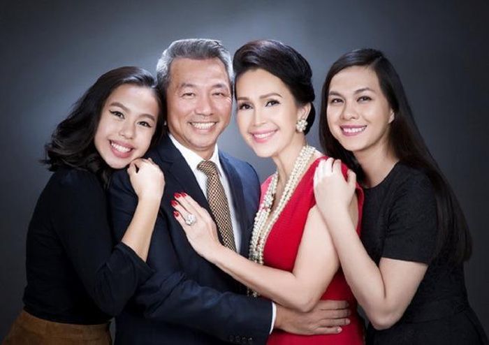 Gia đình hạnh phúc của nghệ sĩ Diễm My