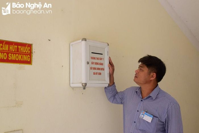 Tại các địa phương trên địa bàn huyện Tân Kỳ đều có thùng thư góp ý xây dựng Đảng, xây dựng chính quyền. Ảnh: Xuân Hoàng