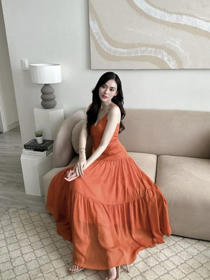 Là một người đẹp có vóc dáng nuột nà, Tường San như được phát huy hết thế mạnh của mình.