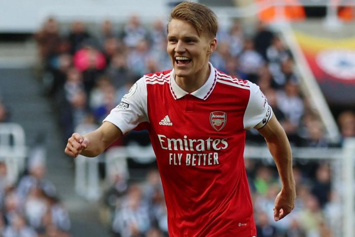 Odegaard đang hạnh phúc ở London, PSG không dễ gì lôi kéo