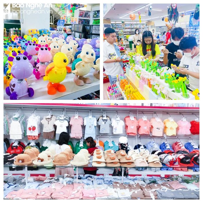 Đa dạng đồ chơi, đồ dùng, quần áo, phụ kiện phục vụ nhu cầu mua sắm dịp Tết Thiếu nhi (1/6). Ảnh: T.P