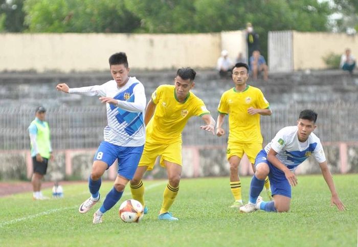 Trắng tay ở vòng đấu thứ 6 V. League 2 - 2023, vị trí thứ 4 của CLB Huế (áo trắng) bị lung lay