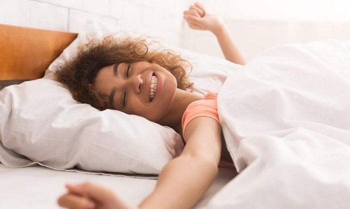 Giấc ngủ ngon giúp tái tạo năng lượng sau một ngày dài căng thẳng.