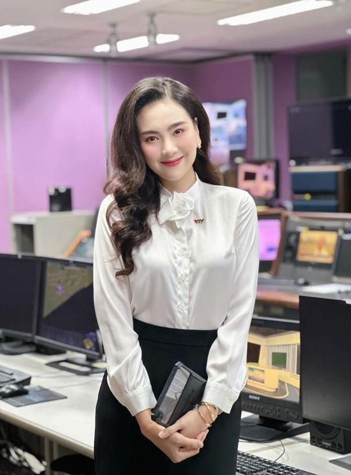 Sở hữu nhan sắc xinh đẹp cùng gu thời trang ấn tượng nên Mai Ngọc được mệnh danh là "MC xinh nhất VTV".