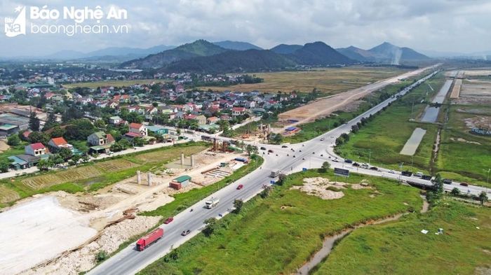Cao tốc Bắc - Nam đoạn giao cắt Quốc lộ 46. Ảnh: Thanh Thành Nhật Tuấn