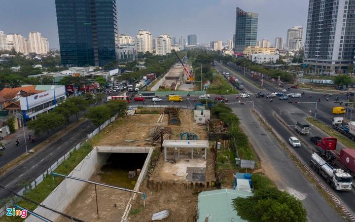 Hầm chui Nguyễn Văn Linh - Nguyễn Hữu Thọ đạt 40% tổng khối lượng. Ảnh: Quỳnh Danh.