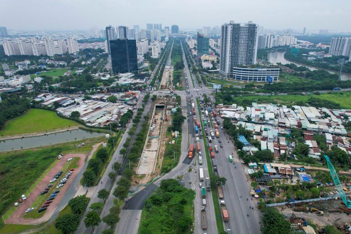 Dự án hầm chui nút giao Nguyễn Văn Linh - Nguyễn Hữu Thọ (quận 7, TP.HCM). Ảnh: Quỳnh Danh.