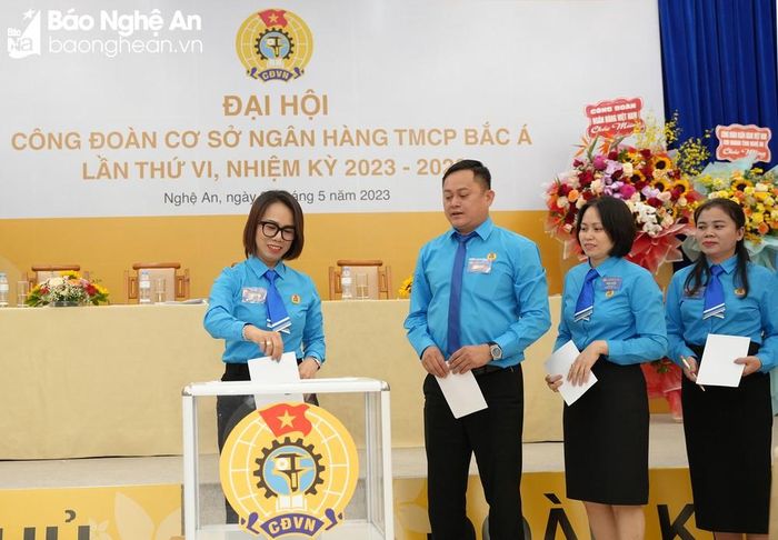 Đại hội đã bầu ra Ban chấp hành Công đoàn cơ sở nhiệm kỳ 2023 - 2028 với số phiếu tín nhiệm cao. Ảnh: BAB