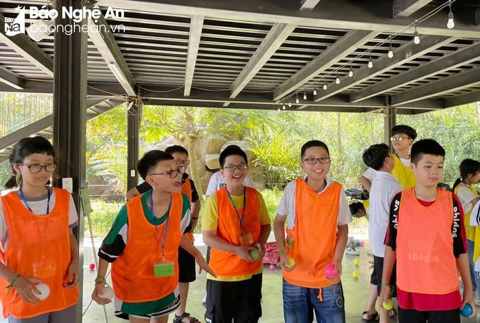 Học sinh Trường THCS Đặng Thai Mai tham gia các hoạt động ngoại khóa trong dịp hè 2023. Ảnh: NTCC