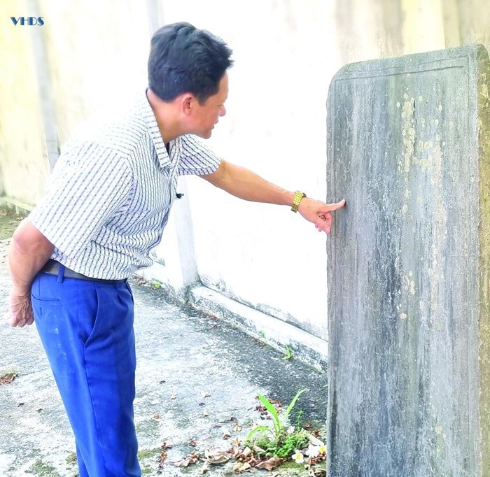 Văn bia công đức có từ thế kỷ XVIII.