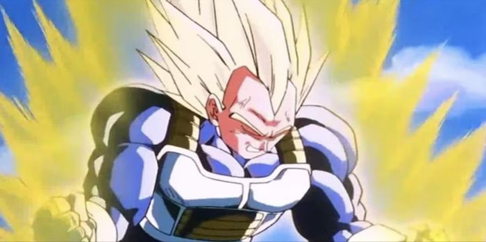  Đặc biệt, trong phần truyện Cell Saga, Vegeta có đạt đến một trạng thái cao hơn Super Saiyan thông thường nhưng lại chưa được định danh rõ ràng. Khi ấy khối lượng cơ bắp của Vegeta tăng cao rõ rệt, cơ thể anh phát triển hơn hẳn trước đây. Tuy nhiên, ở hình dạng này, sức mạnh được tăng cường nhưng tốc độ lại sụt giảm nghiêm trọng. Đó là lý do Vegeta nhanh chóng loại bỏ lựa chọn này ra khỏi kế hoạch chiến đấu của mình. 