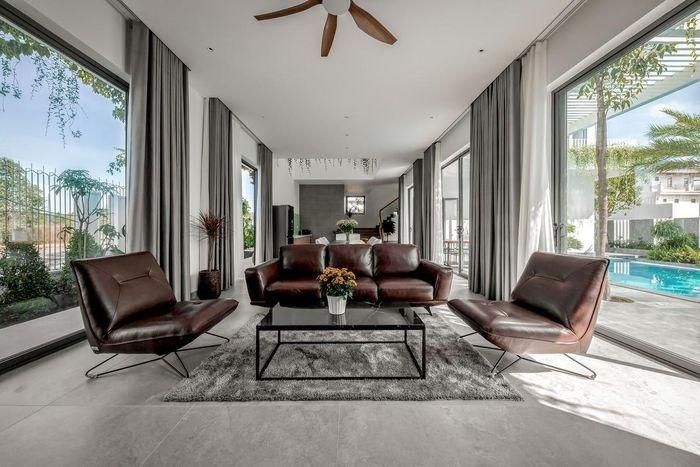 Phòng khách rộng rãi, thoáng đãng (Ảnh: ArchDaily)
