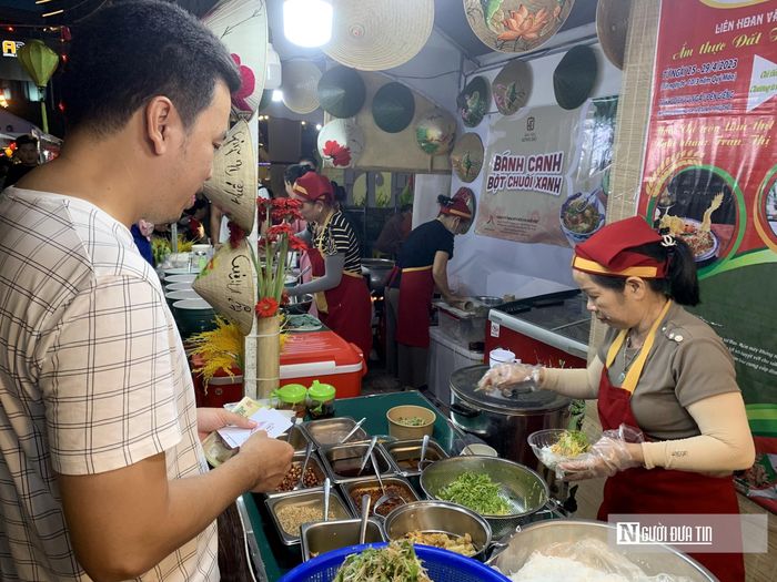Nhiều món ngon của các vùng miền có mặt tại lễ hội ẩm thực để thực khách thưởng thức.