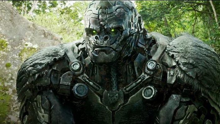 Cảnh trong phim "Transformers: Rise of the Beasts"