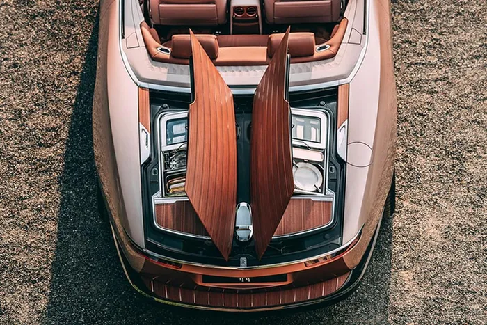 Xe VIP của Rolls-Royce Coachbuild "thửa riêng" có giá tới 650 tỷ đồng?