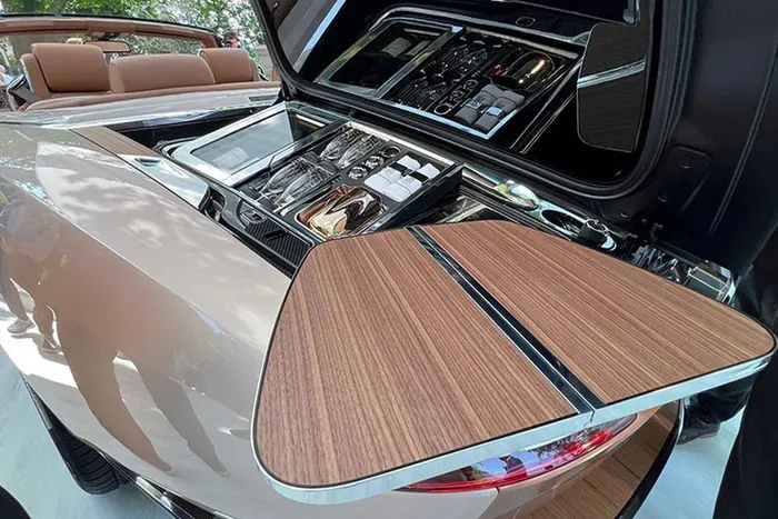 Xe VIP của Rolls-Royce Coachbuild "thửa riêng" có giá tới 650 tỷ đồng?