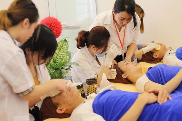 Chăm sóc làm đẹp là ngành hot trong tương lai của nữ (Ảnh minh họa)