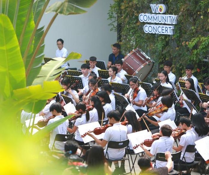 * Điều gì khiến VYO lựa chọn những không gian biểu diễn nằm ngoài Nhà hát Lớn - vốn được coi là thánh đường của âm nhạc cổ điển? Phải chăng đây là việc thích nghi với sự thay đổi chung của văn hóa thưởng thức thời 4.0?