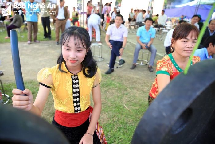 Vui hội cồng chiêng ở bản Nưa, xã Yên Khê. Ảnh: Tư liệu