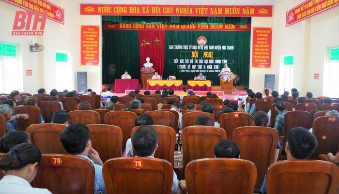 Toàn ảnh hội nghị tiếp xúc cử tri.