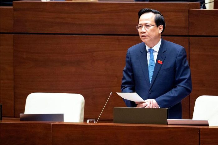 Bộ trưởng Bộ Lao động - Thương binh và Xã hội Đào Ngọc Dung trả lời chất vấn. Ảnh: quochoi.vn