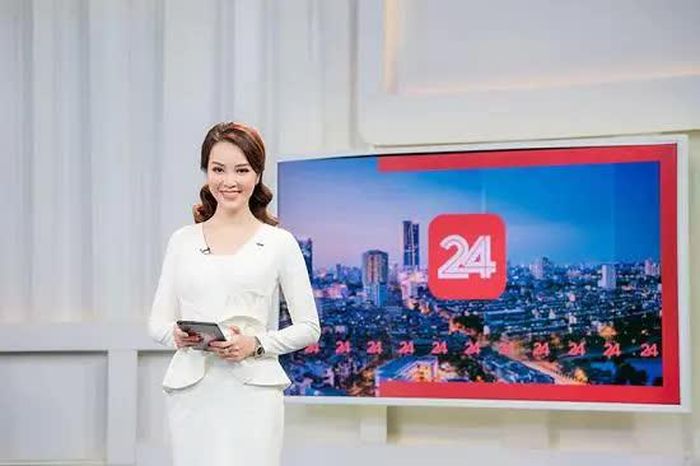 Thụy Vân là MC "quen mặt" với khán giả của "Chuyển động 24h"