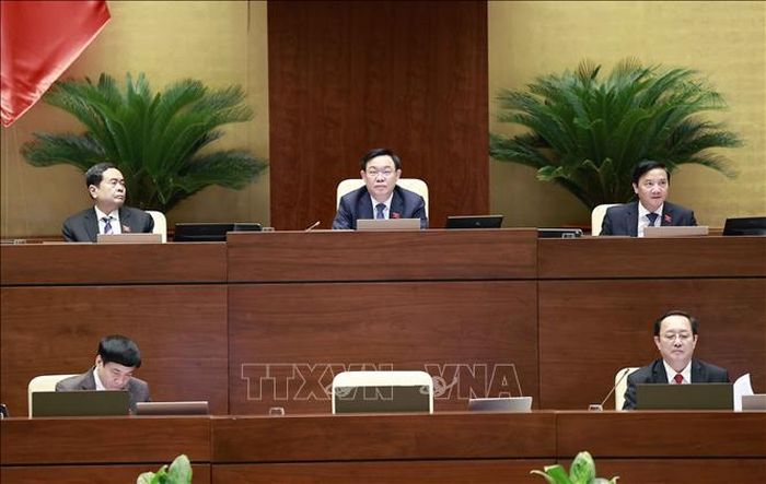 Chủ tịch Quốc hội Vương Đình Huệ điều hành phiên chất vấn tại Quốc hội. Ảnh: Doãn Tấn/TTXVN