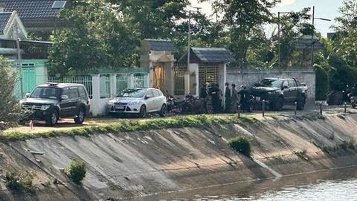 Lực lượng Công an khám xét nhà của Nguyễn Văn Thảo