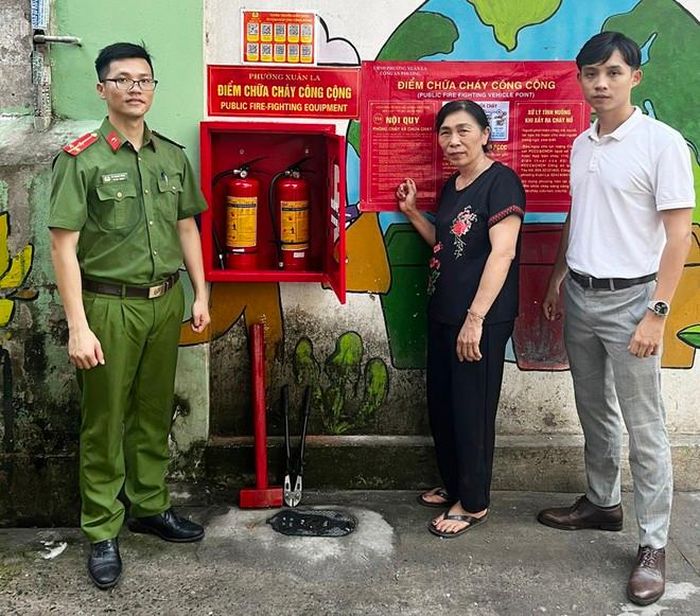 Tiếp tục ra mắt điểm chữa cháy công cộng tại địa bàn phường Xuân La