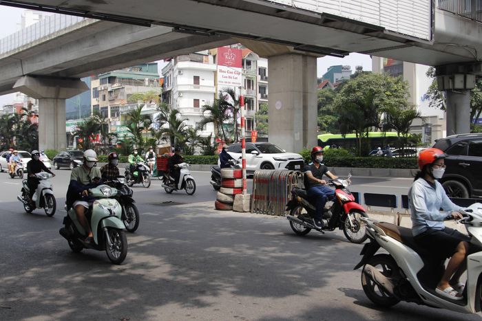 Người dân vẫn mạnh ai nấy đi mà không tuân theo quy tắc phân làn đưa ra.