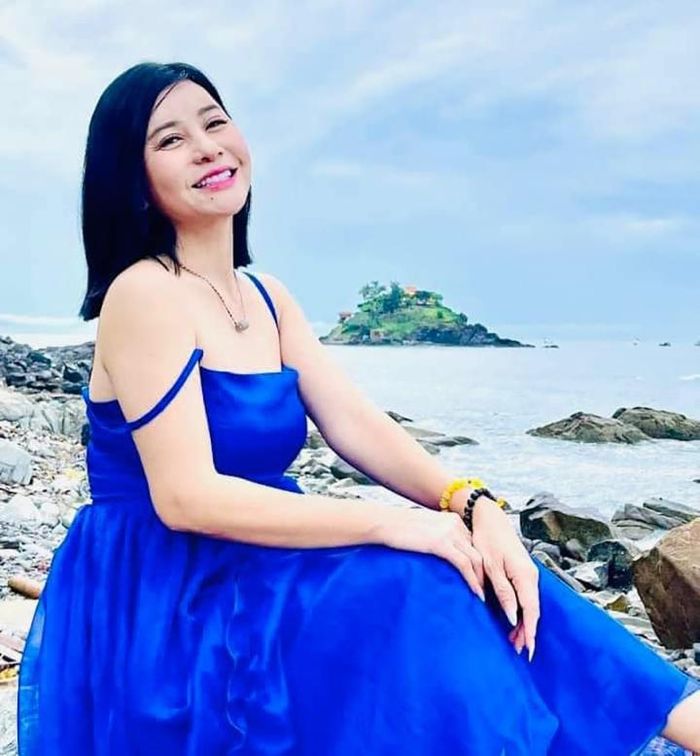 Cát Phượng trẻ trung ở độ tuổi 52.